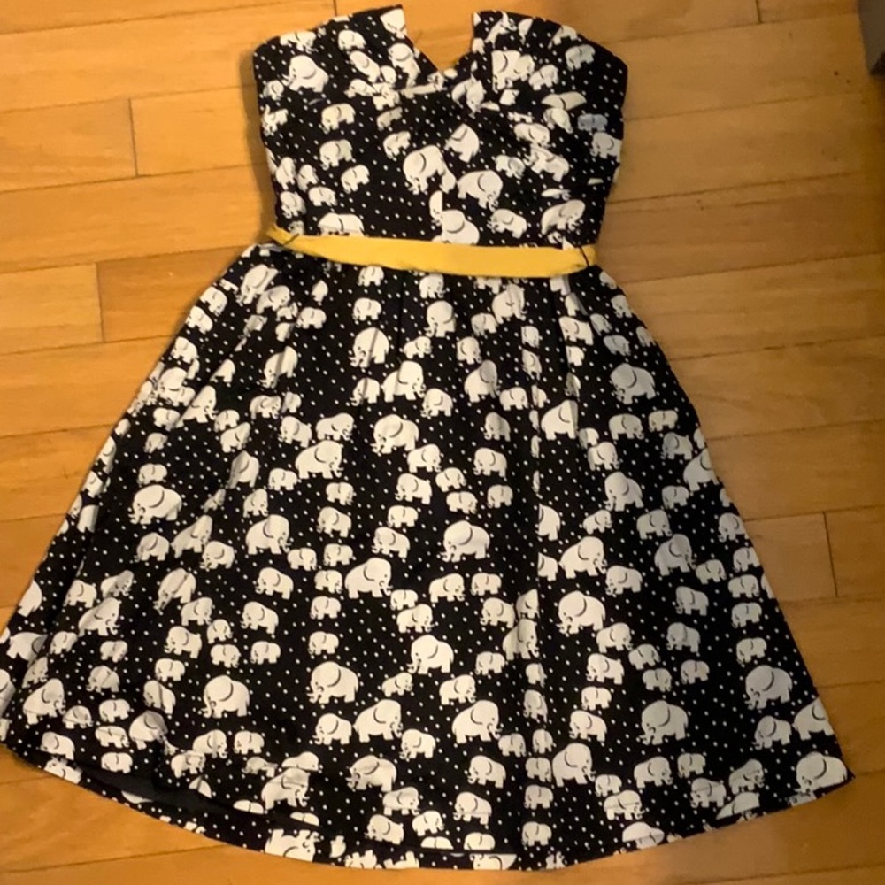 Charming Black and White Elephant Print Kids Dress